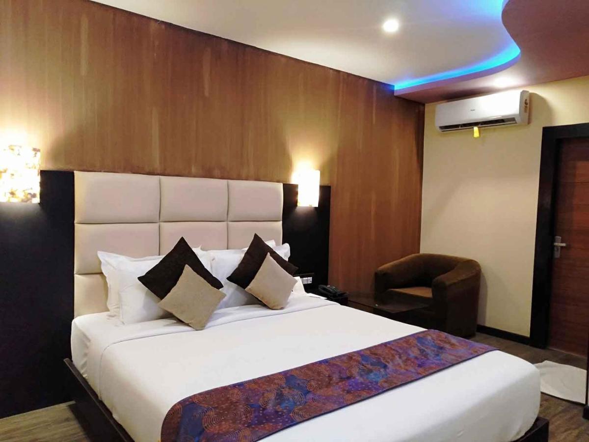 Dolphin Chocolate Inn Chandannagar Εξωτερικό φωτογραφία